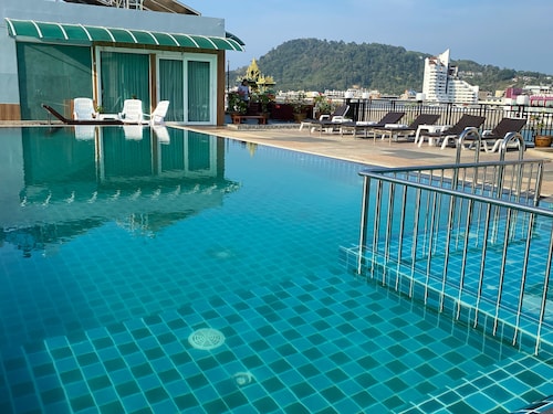 77 Patong Hotel & Spa