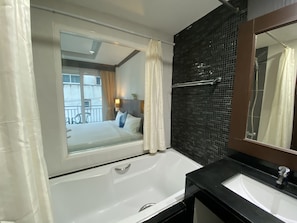 Deluxe Double Room, 1 King Bed, Non Smoking, City View | Bathroom | Free toiletries, hair dryer, slippers, towels - 77 Patong Hotel & Spa (Patong)
