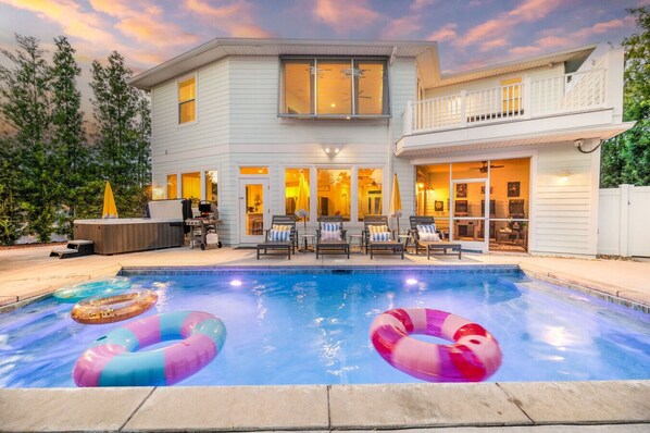 Outdoor pool, a heated pool