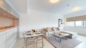 Comfort Apartment | In-room dining - Al Majara 2- 2701 (Dubai)