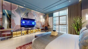 Superior Apartment | 3 bedrooms, in-room safe, laptop workspace, iron/ironing board