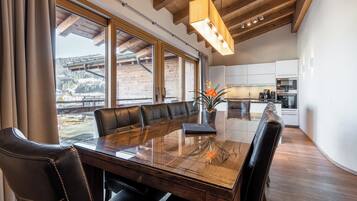 Penthouse | In-room dining