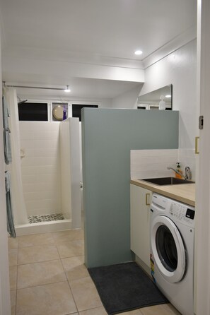 Interior - 2 mins from the beach, pubs and town centre (South West Rocks)