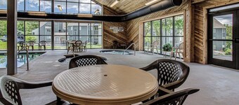 The Summit 5307 / INDOOR AND OUTDOOR POOLS