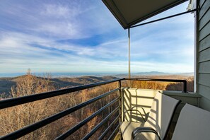 Signature Condo, 3 Bedrooms, Balcony, Mountain View | Balcony - The Summit 5307 / INDOOR AND OUTDOOR POOLS (Gatlinburg)
