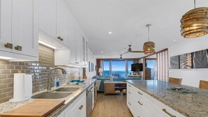 Apartment, 1 King-Bett (Keauhou Kona Surf and Racquet Club 5 ) | Eigene Küche