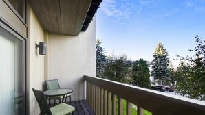 Outdoor dining - Pinnacle A05 (Killington)
