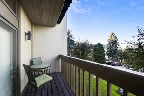 Condo, 1 Queen Bed with Sofa bed (Pinnacle A05) | Outdoor dining - Pinnacle A05 (Killington)