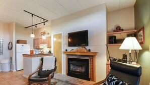 Living area - Pinnacle A05 (Killington)