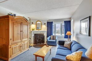Condo, 1 Queen Bed with Sofa bed (Pico D305) | Living area - Pico D305 (Killington)