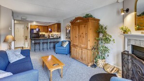 Condo, 1 Queen Bed with Sofa bed (Pico D305) | Living area - Pico D305 (Killington)