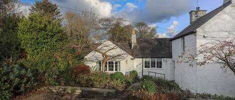 Cottage | Front of property