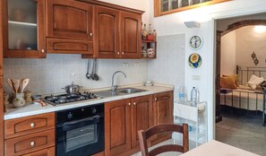 Kühlschrank, Kochgeschirr/Geschirr/Besteck