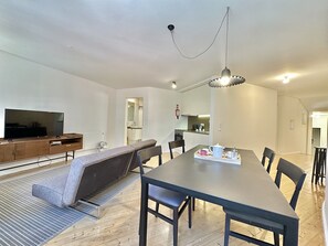 Dining - Superior One Bedroom for 3 Apart in Center (Oporto)