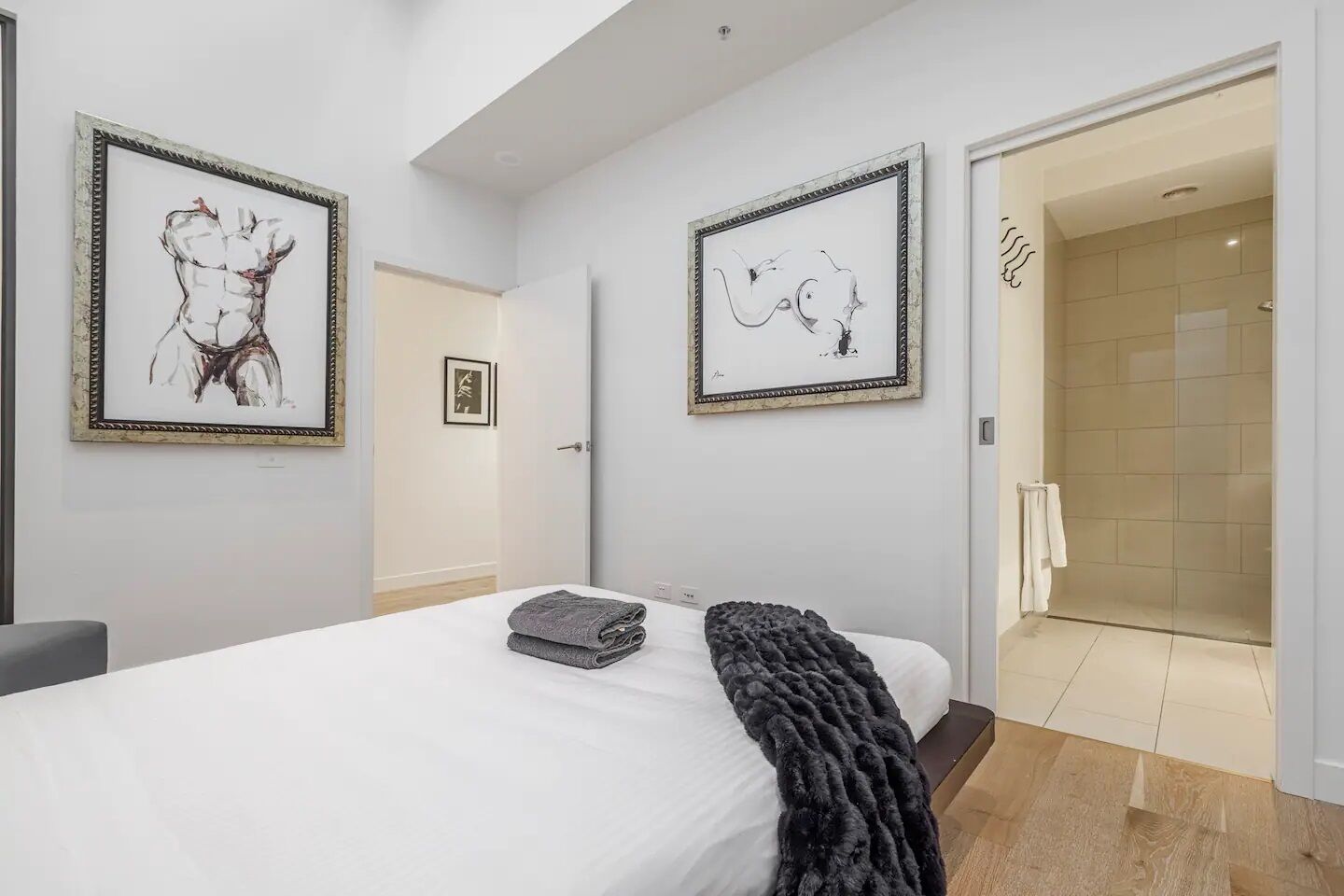 2 bedrooms, desk, iron/ironing board, WiFi