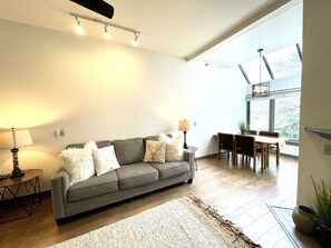 Smart TV, fireplace - Ski in/ski out condo at the base of Park City Mountain Resort (Park City)