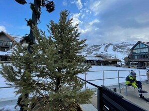 Property grounds - Ski in/ski out condo at the base of Park City Mountain Resort (Park City)