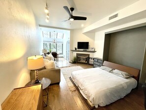 Iron/ironing board, free WiFi, bed sheets - Ski in/ski out condo at the base of Park City Mountain Resort (Park City)