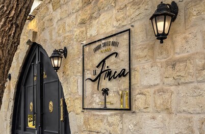 La Finca Boutique Suites - Old City