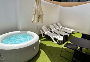 Club Suite, 2 Double Beds | Private spa tub - Atypicap Capsule Hostel (Puerto de la Cruz)
