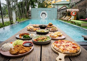 Comida y bebida