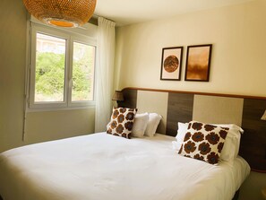 Appart Hotel Cote Garrigue | Desk, laptop workspace, soundproofing, free cribs/infant beds - Hotel Golf Fontcaude (Juvignac)
