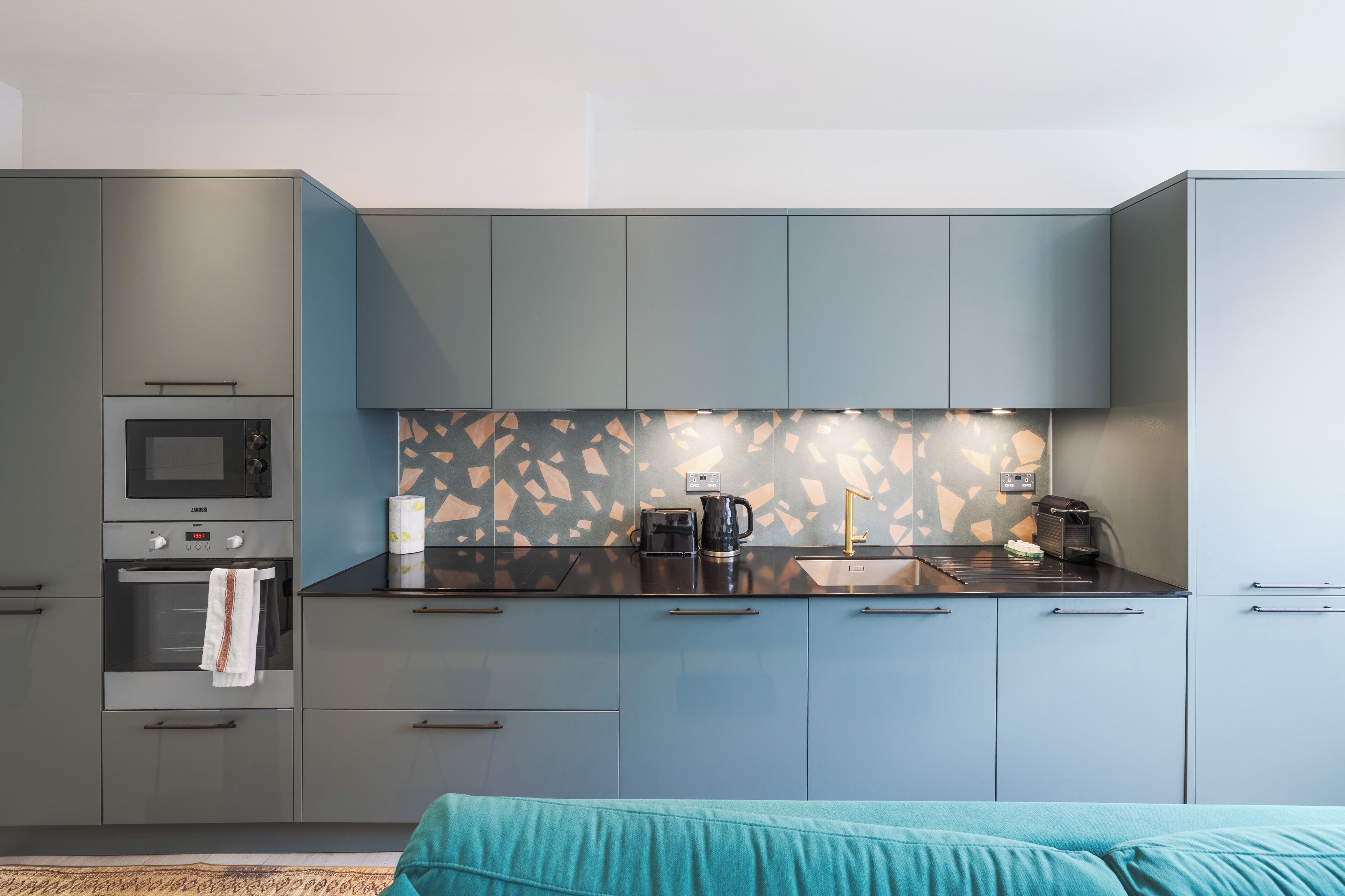 Coffee/tea maker, fridge, microwave, oven