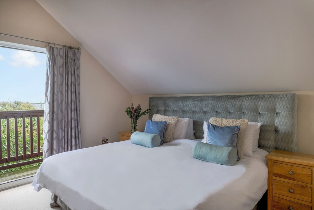 Vercana Luxury Lodge with hot tub near Padstow St. Columb Major Vrbo