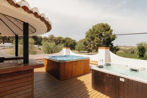 Bain à remous extérieur