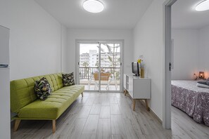 2 bedrooms, in-room safe, free WiFi, bed sheets - Magnificent Apartment in El Dorado building, in Playa de las Américas (Playa de la Américas)