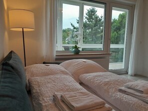 3 عدّة غرف نوم ومكواة/لوح كي وسرير سفر وواي فاي مجانًا