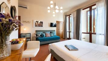 Panoramic Triple Room, 1 Bedroom, Air conditioning, City View | Hypo-allergenic bedding, minibar, blackout curtains, soundproofing