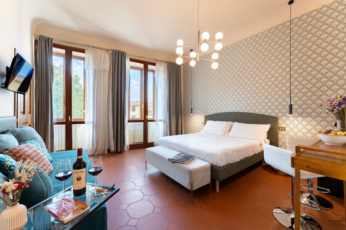 Panoramic Triple Room, 1 Bedroom, Air conditioning, City View | Hypo-allergenic bedding, minibar, blackout drapes, soundproofing
