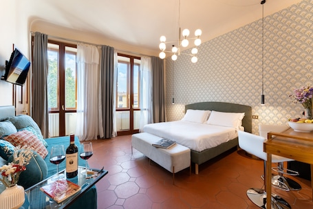 Panoramic Triple Room, 1 Bedroom, Air conditioning, City View | Hypo-allergenic bedding, minibar, blackout drapes, soundproofing