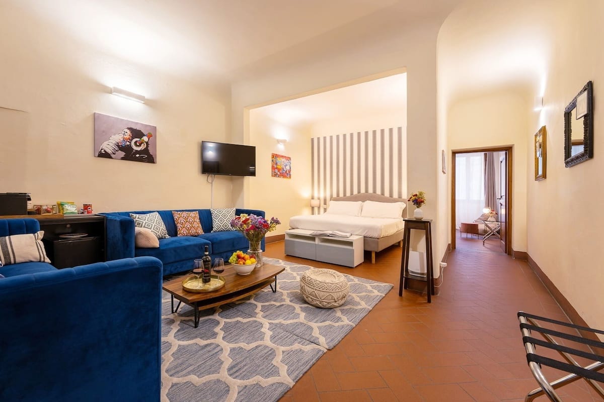 Deluxe Suite, 2 Bedrooms, Air conditioning | Hypo-allergenic bedding, minibar, blackout drapes, soundproofing