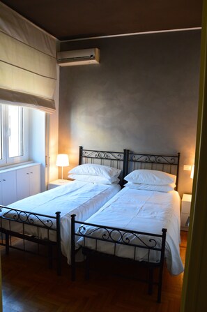 3 bedrooms, iron/ironing board, travel cot, free WiFi - A WINDOW ON CASTEL SANT'ANGELO (Roma)