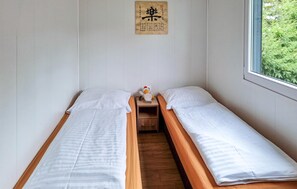 2 Schlafzimmer, Reisekinderbett, kostenloses WLAN, Bettwäsche