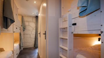 Hypo-allergenic bedding, blackout drapes, free WiFi, bed sheets