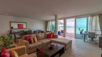 Apartment, 2 Bedrooms, Private Pool | Living area
