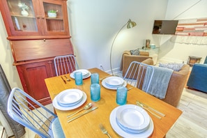 Dining - Spacious Cozy Affordable Condo (Pagosa Springs)