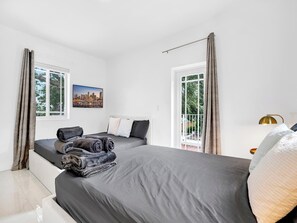 5 chambres, fer et planche à repasser, lit parapluie, Wi-Fi gratuit