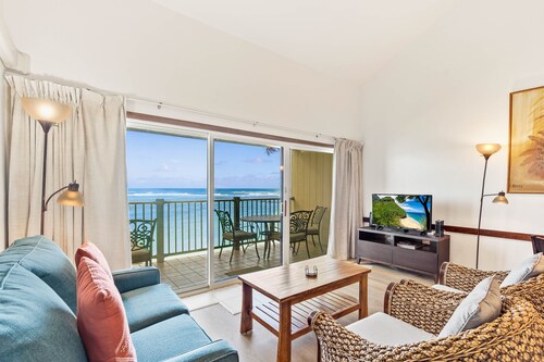 Pono Kai Resort B304, Oceanfront, Walk to Town, Steps to Beach, AC