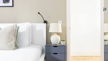Apartment | 2 bedrooms, hypo-allergenic bedding available, iron/ironing board