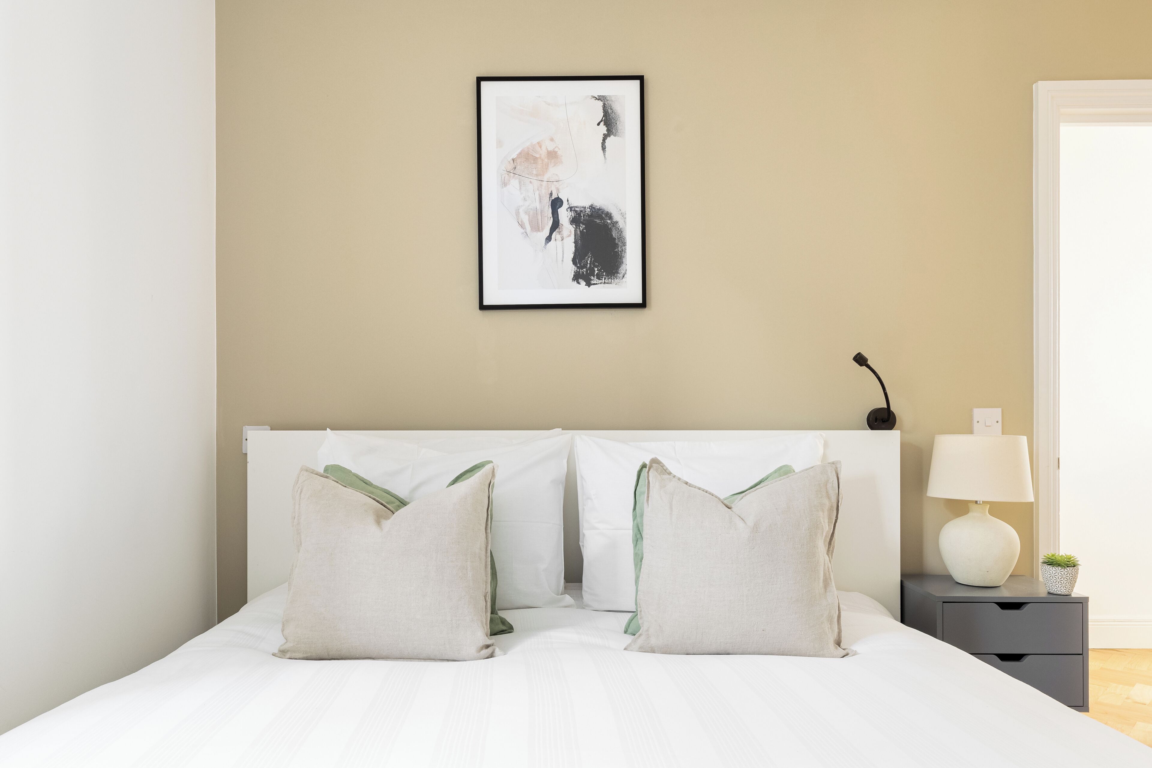 Apartment | 2 bedrooms, hypo-allergenic bedding available, iron/ironing board