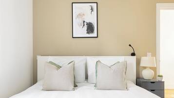 Apartment | 2 bedrooms, hypo-allergenic bedding available, iron/ironing board