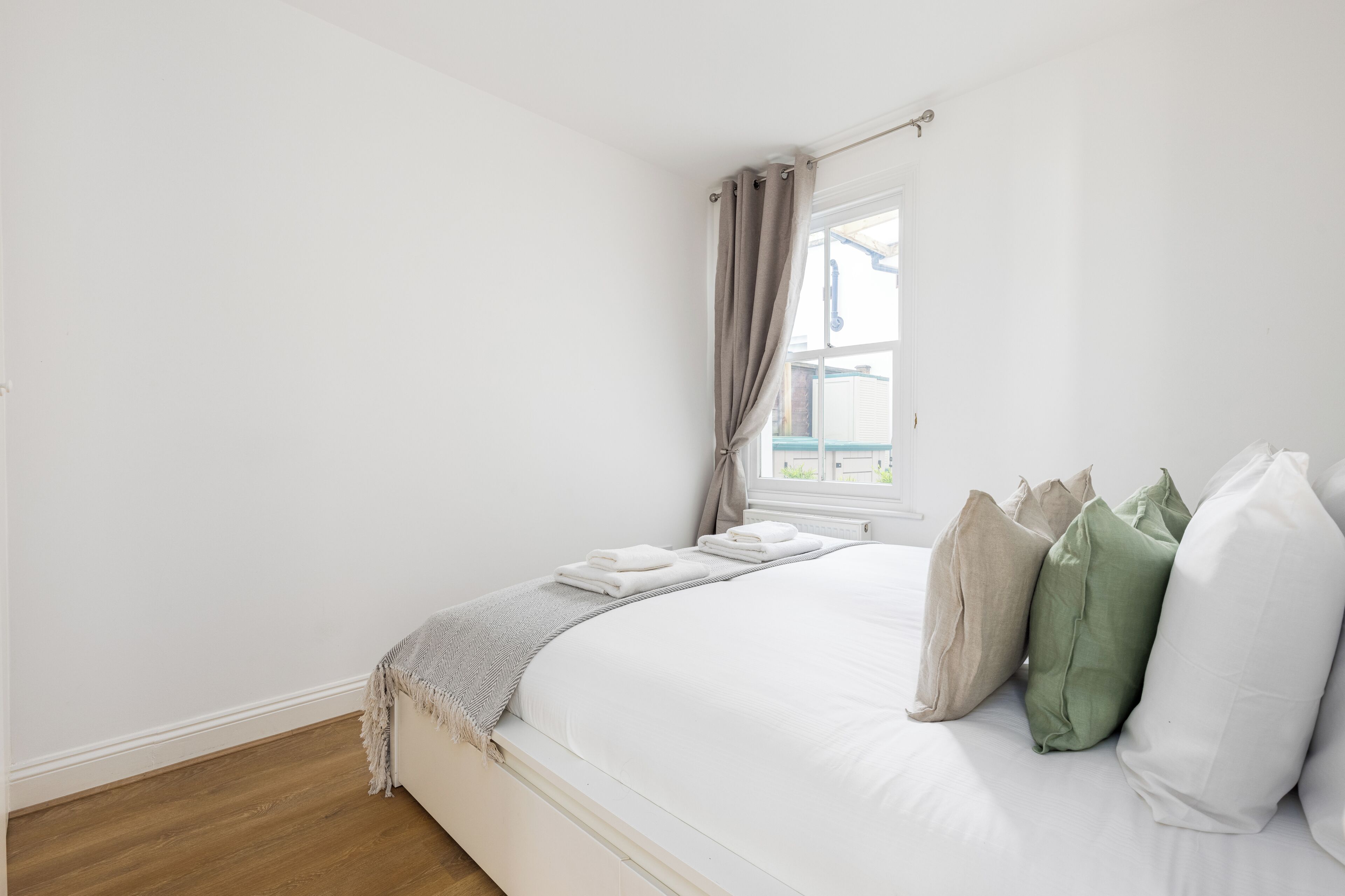 Apartment | 2 bedrooms, hypo-allergenic bedding available, iron/ironing board