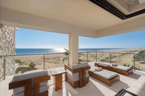 Unclassified image, 5 of 45, button