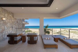 Unclassified image, 3 of 45, button