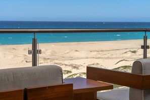 Una spiaggia nelle vicinanze