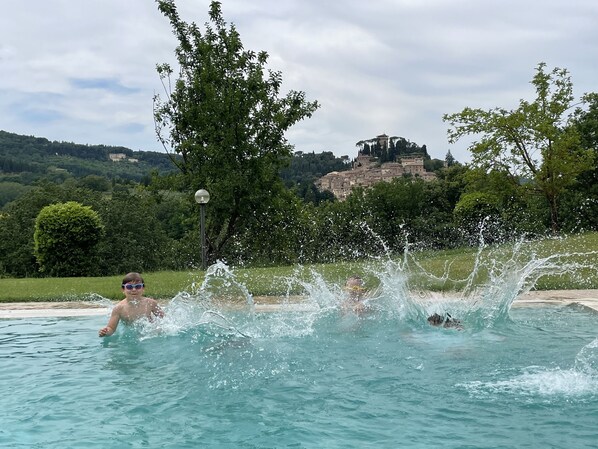 Outdoor pool - Villa with private pool, large garden, panoramic view and air conditioning (Cetona)